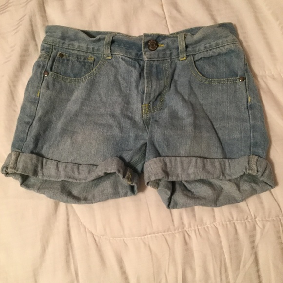Light washed Jean Shorts - Picture 1 of 2